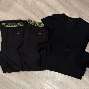 ACTIVATE 4-Way Energy Stretch Scrub Sets-Black- Women M